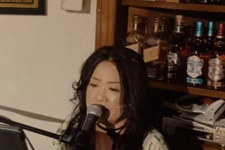 9/12は高橋エミさんのピアノ弾き語りです。