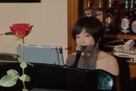 9/22は柿原 薫さんのピアノ弾き語りです。