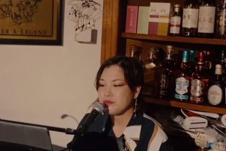 10/9は初川みちさんのピアノ弾き語りです。