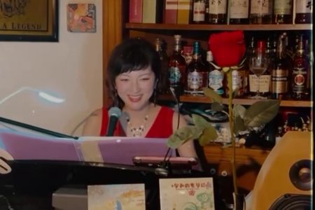 10/29は橘川 円さんのピアノ弾き語りです。