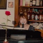 10/30は田中みづえさんのピアノ弾き語りです。