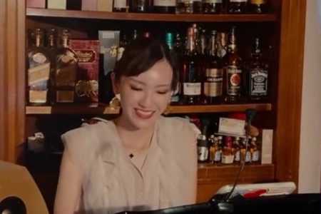 10/31はすみれさんのピアノ演奏です。