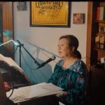 11/9は川島智子さんのピアノ弾き語りです。