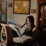 12/29はあさばみほさんのピアノ弾き語りです。