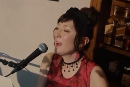 1/6、六本木マイスコッチ本日は橘川 円さんのピアノ弾き語りです。