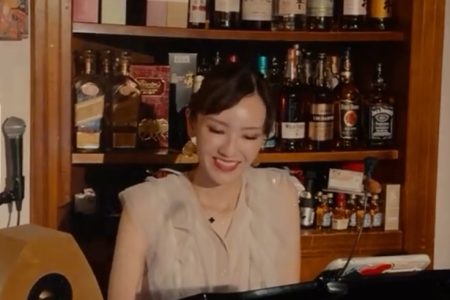 11/14は すみれさんのピアノ演奏です。