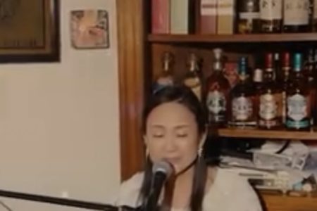 3/7はShokoさんのピアノ弾き語りです。